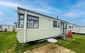 6 Berth Caravan For Hire, Minutes From A Stunning Beach In Norfolk! Ref 21036F
